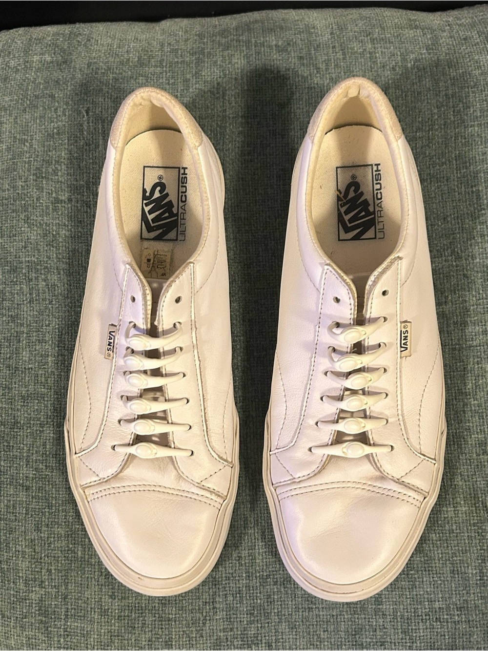 Vans exclusive skateboard low top sneakers.
